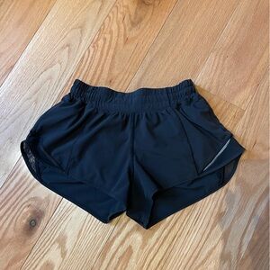 Lululemon hotty hot shorts 2.5